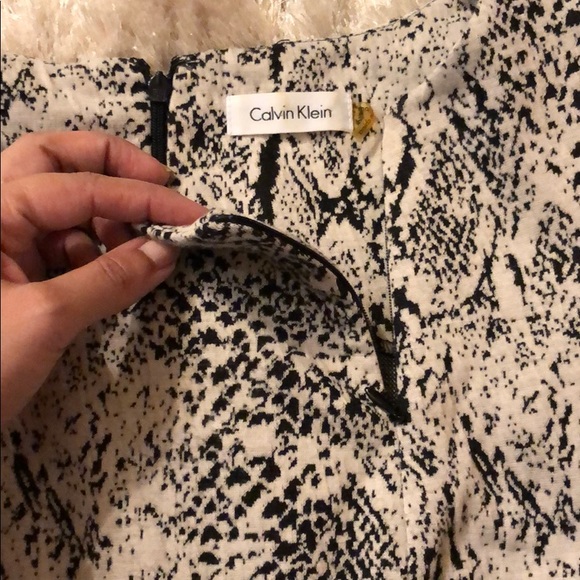 Snake print Calvin Klein dress - Picture 3 of 6